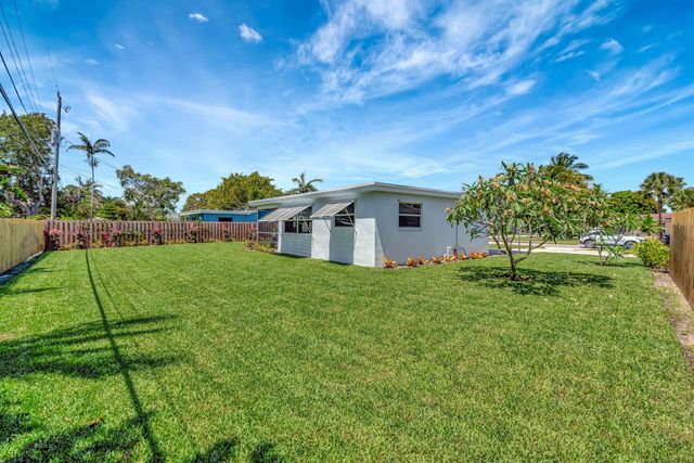 713 Gumtree Road, North Palm Beach, FL 33408