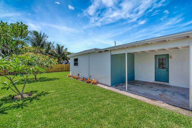 713 Gumtree Road, North Palm Beach, FL 33408