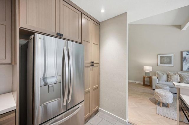 1327 Merrivale West Square, San Jose, CA 95117