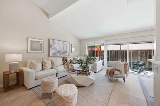 1327 Merrivale West Square, San Jose, CA 95117