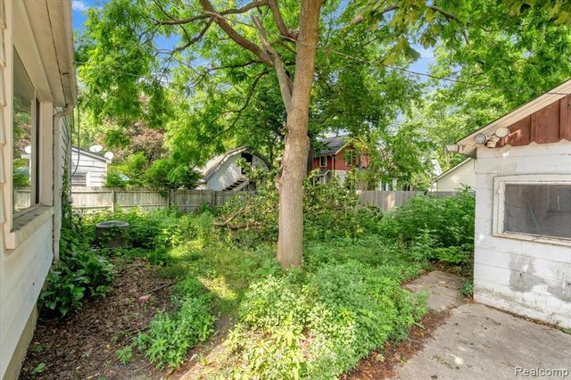 624 N Prospect Road, Ypsilanti, MI 48198