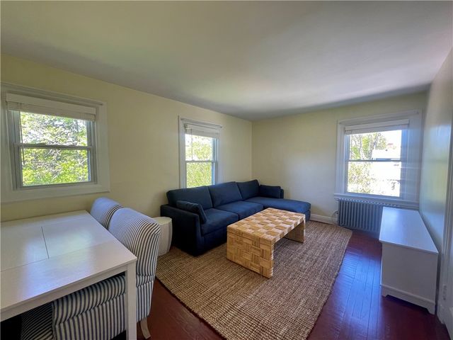 45 Woodlawn Avenue 3, Bristol, RI 02809