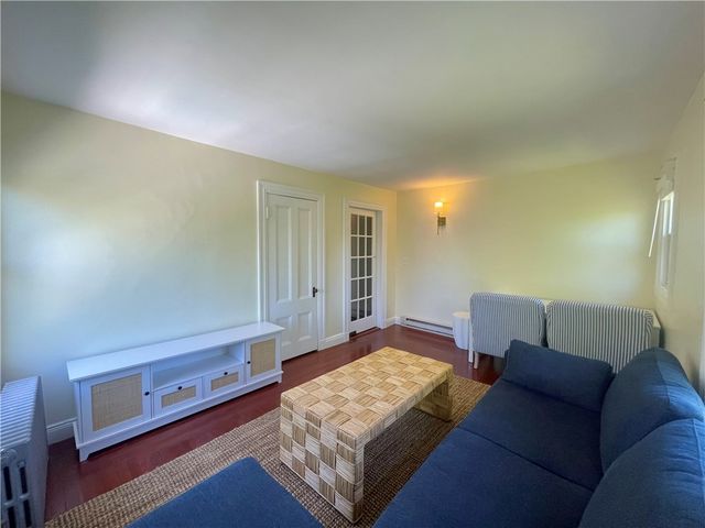 45 Woodlawn Avenue 3, Bristol, RI 02809