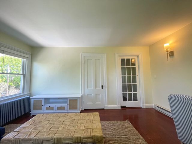 45 Woodlawn Avenue 3, Bristol, RI 02809