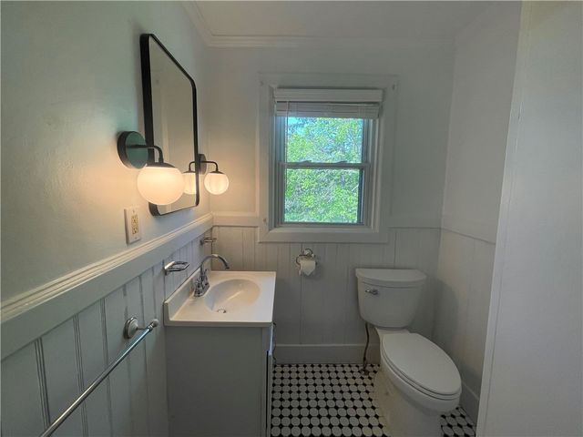 45 Woodlawn Avenue 3, Bristol, RI 02809