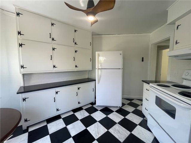 45 Woodlawn Avenue 3, Bristol, RI 02809