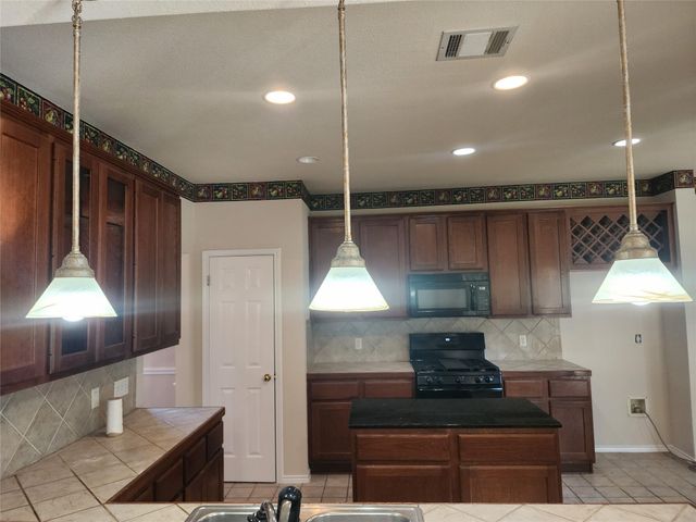 200 Sutterville CV, Austin, TX 78717