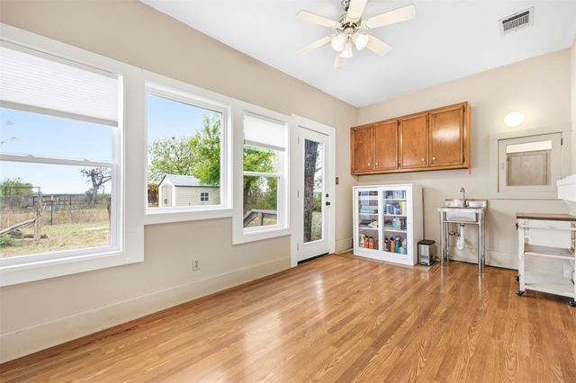 2102 Staples RD, San Marcos, TX 78666