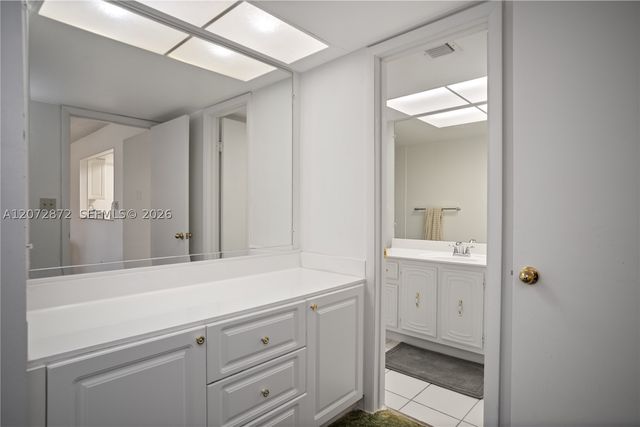 380 NW 69th Ave 205, Plantation, FL 33317