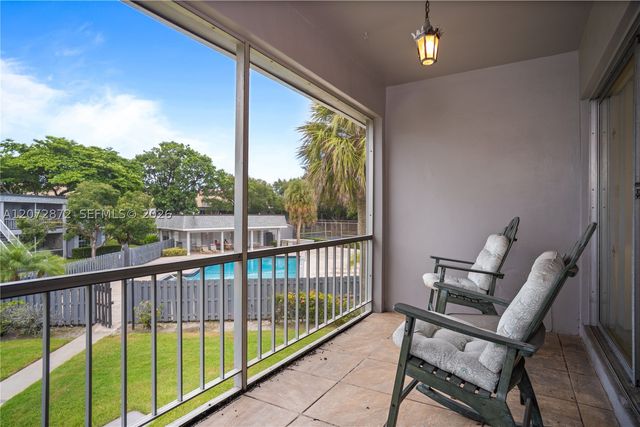380 NW 69th Ave 205, Plantation, FL 33317
