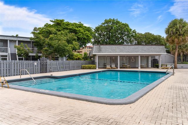 380 NW 69th Ave 205, Plantation, FL 33317