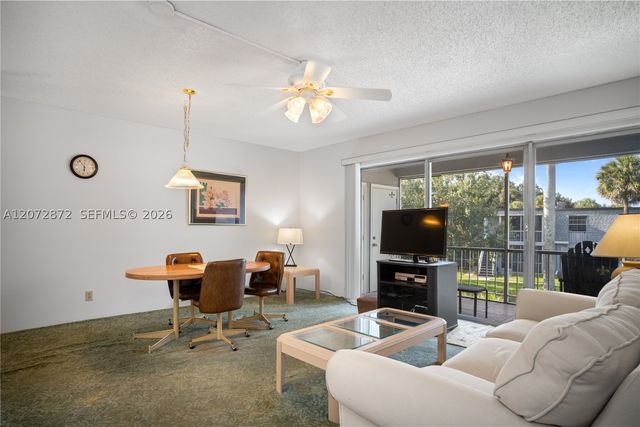 380 NW 69th Ave 205, Plantation, FL 33317