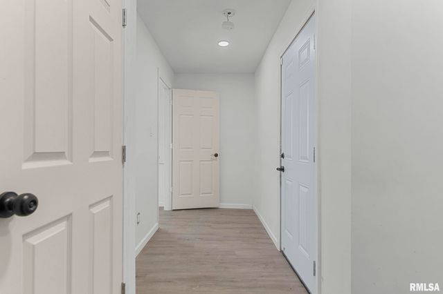 910 S 2ND Street, Springfield, IL 62704