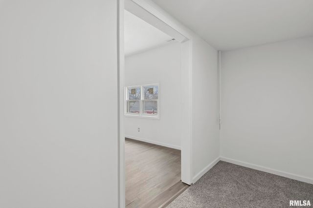 910 S 2ND Street, Springfield, IL 62704