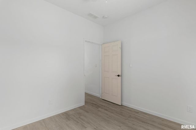 910 S 2ND Street, Springfield, IL 62704