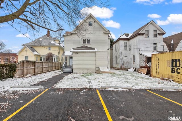 910 S 2ND Street, Springfield, IL 62704