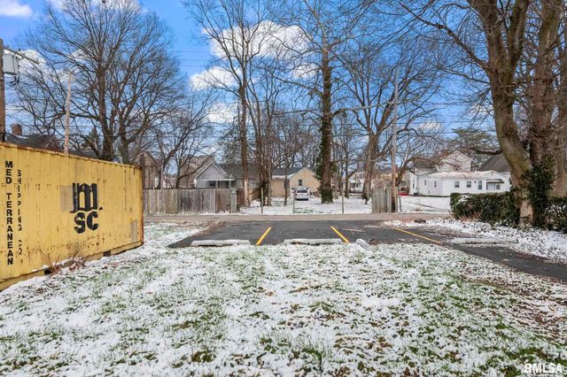 910 S 2ND Street, Springfield, IL 62704