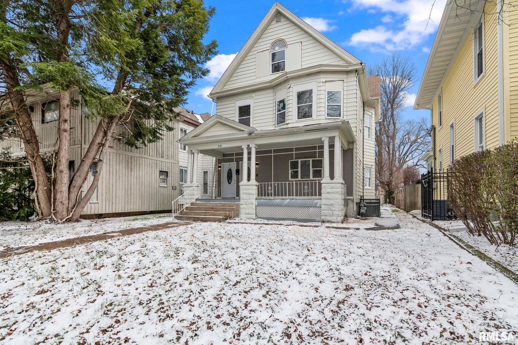 910 S 2ND Street, Springfield, IL 62704