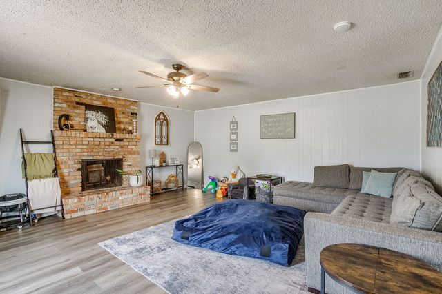 301 Lena Lane, Burleson, TX 76028