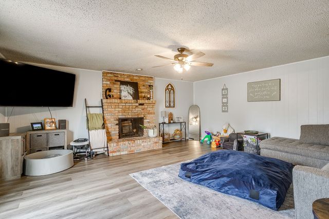 301 Lena Lane, Burleson, TX 76028