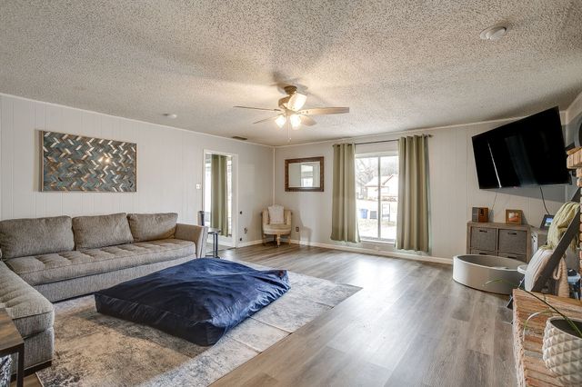 301 Lena Lane, Burleson, TX 76028