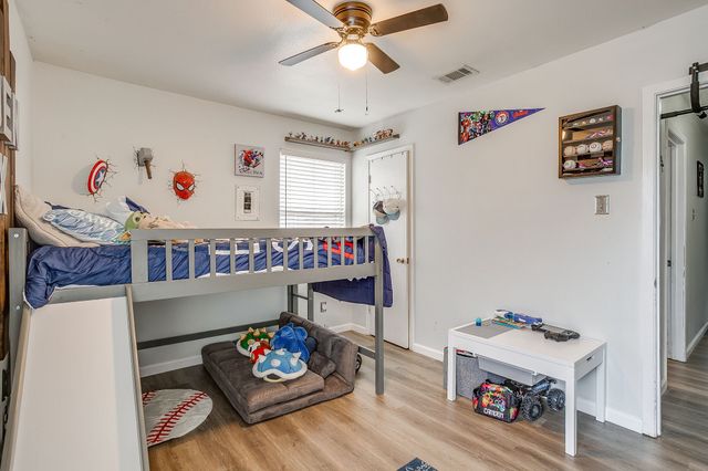 301 Lena Lane, Burleson, TX 76028