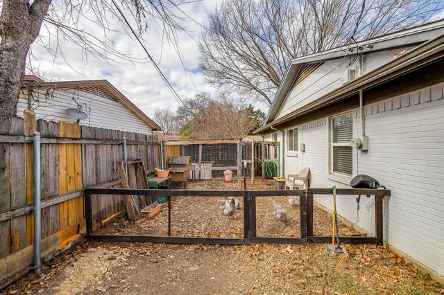 301 Lena Lane, Burleson, TX 76028