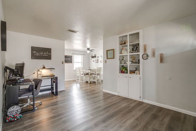 301 Lena Lane, Burleson, TX 76028