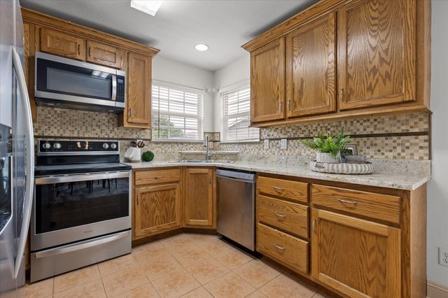 9451 Hackberry Lane, Soddy Daisy, TN 37379