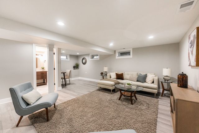 147 W North Avenue, Lombard, IL 60148