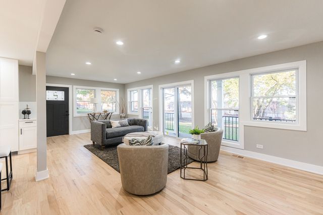 147 W North Avenue, Lombard, IL 60148