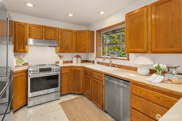 18439 146th Avenue NE, Woodinville, WA 98072