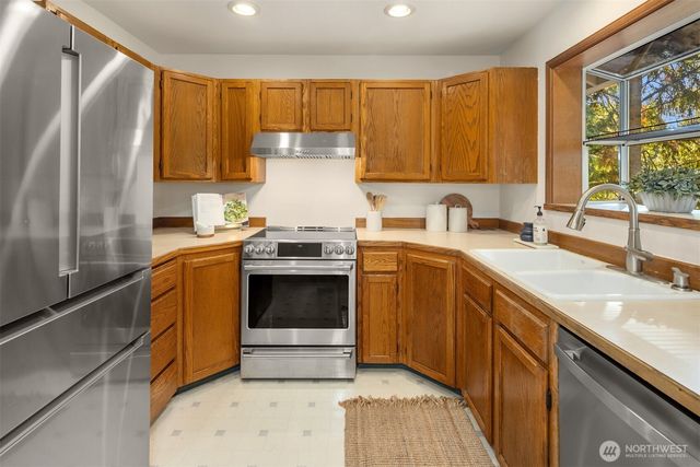18439 146th Avenue NE, Woodinville, WA 98072