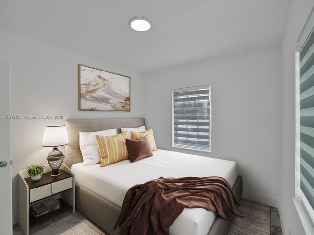 1102 NE 117th St, Biscayne Park, FL 33161