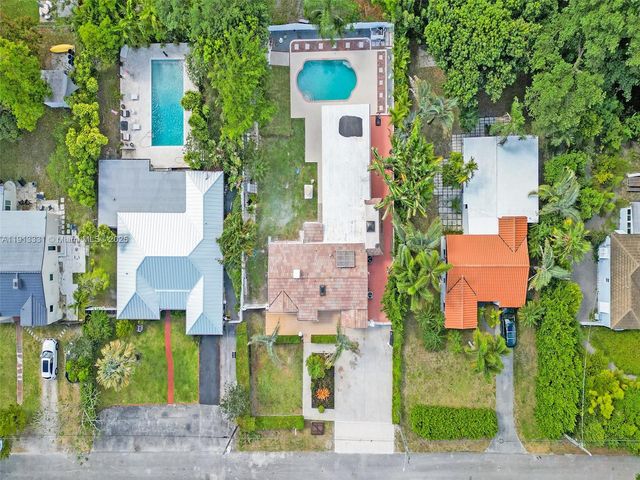 1102 NE 117th St, Biscayne Park, FL 33161