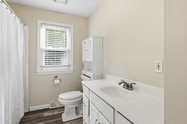 37 Saint Dennis St, Westfield, MA 01085