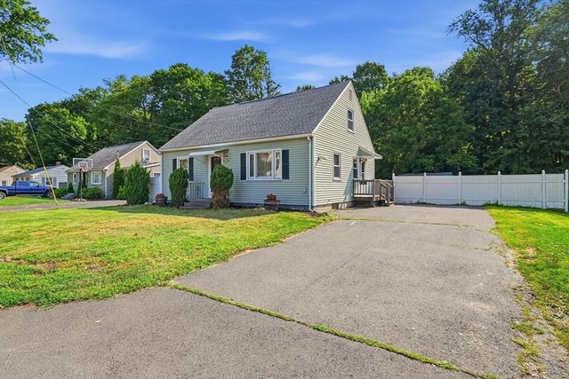 37 Saint Dennis St, Westfield, MA 01085