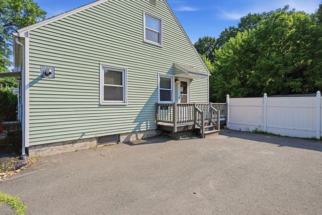 37 Saint Dennis St, Westfield, MA 01085