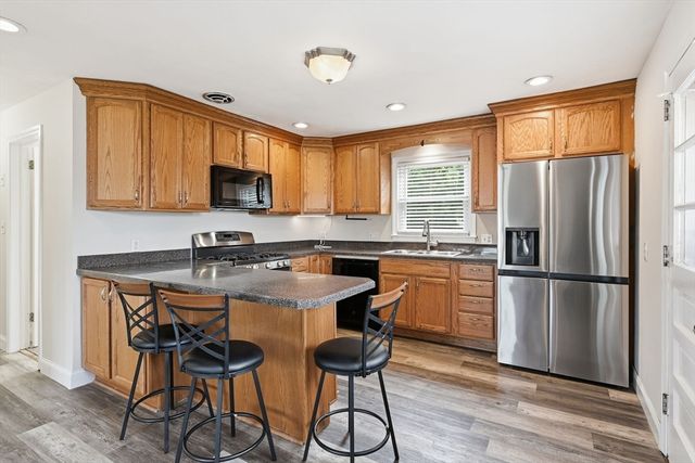 37 Saint Dennis St, Westfield, MA 01085