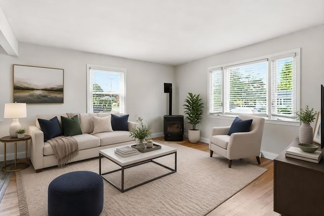 37 Saint Dennis St, Westfield, MA 01085