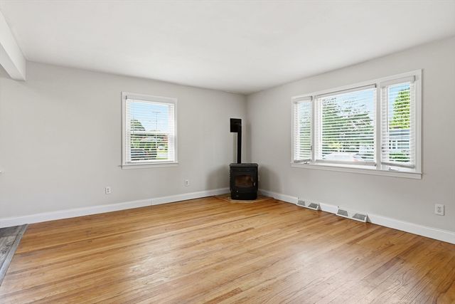37 Saint Dennis St, Westfield, MA 01085