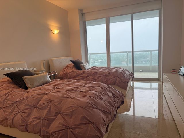 21150 E Point Pl 1001, Aventura, FL 33180