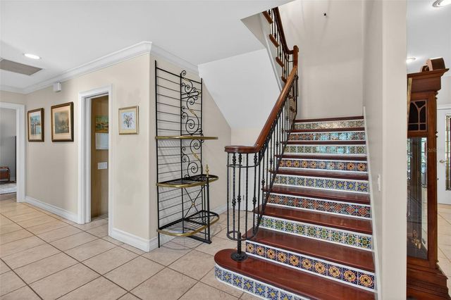 1100 TORTUGA CIRCLE NE, St Petersburg, FL 33702