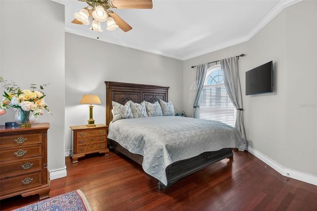 1100 TORTUGA CIRCLE NE, St Petersburg, FL 33702