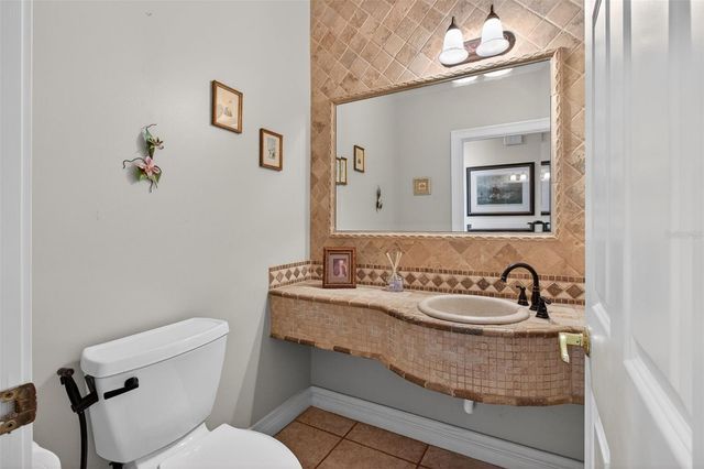 1100 TORTUGA CIRCLE NE, St Petersburg, FL 33702