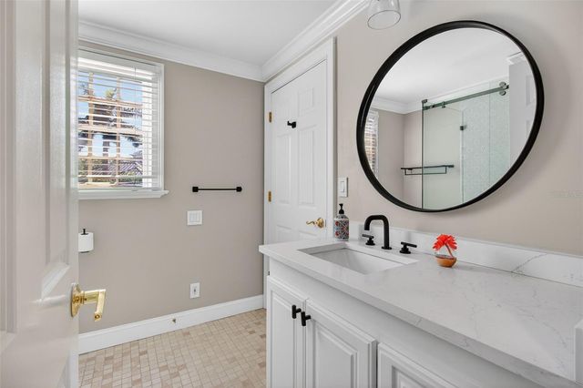 1100 TORTUGA CIRCLE NE, St Petersburg, FL 33702