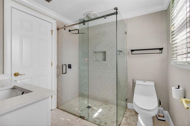 1100 TORTUGA CIRCLE NE, St Petersburg, FL 33702