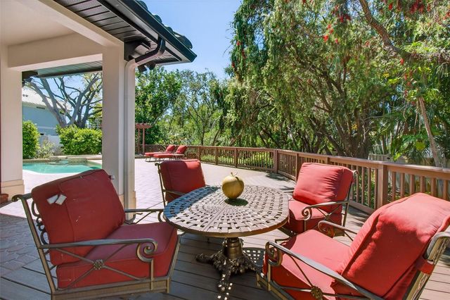 1100 TORTUGA CIRCLE NE, St Petersburg, FL 33702