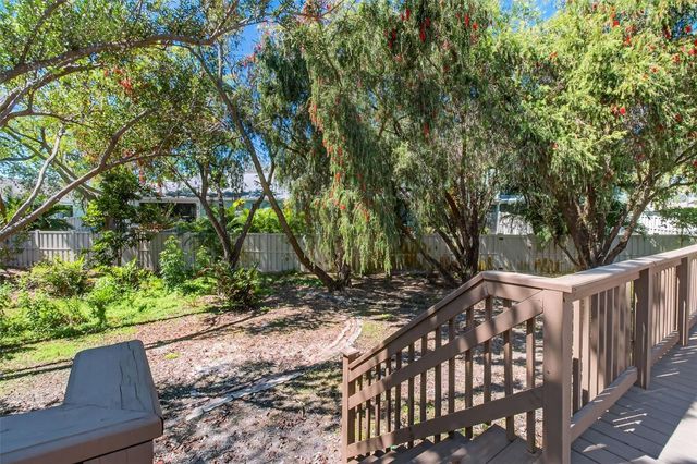 1100 TORTUGA CIRCLE NE, St Petersburg, FL 33702