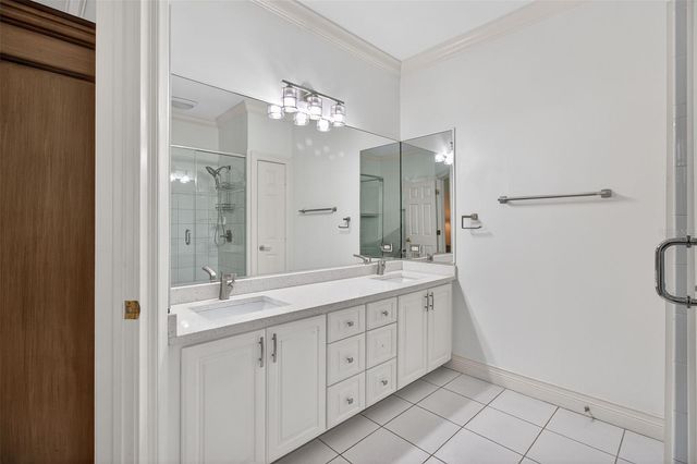 1100 TORTUGA CIRCLE NE, St Petersburg, FL 33702